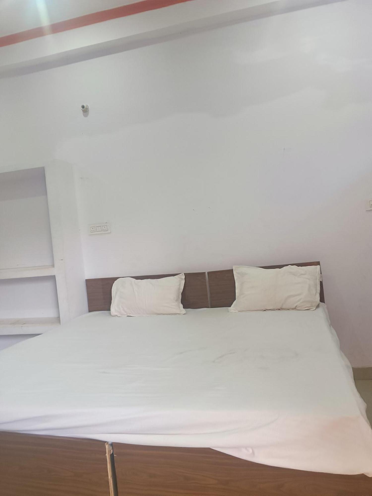 La Ayodhya Residency Ξενοδοχείο Εξωτερικό φωτογραφία