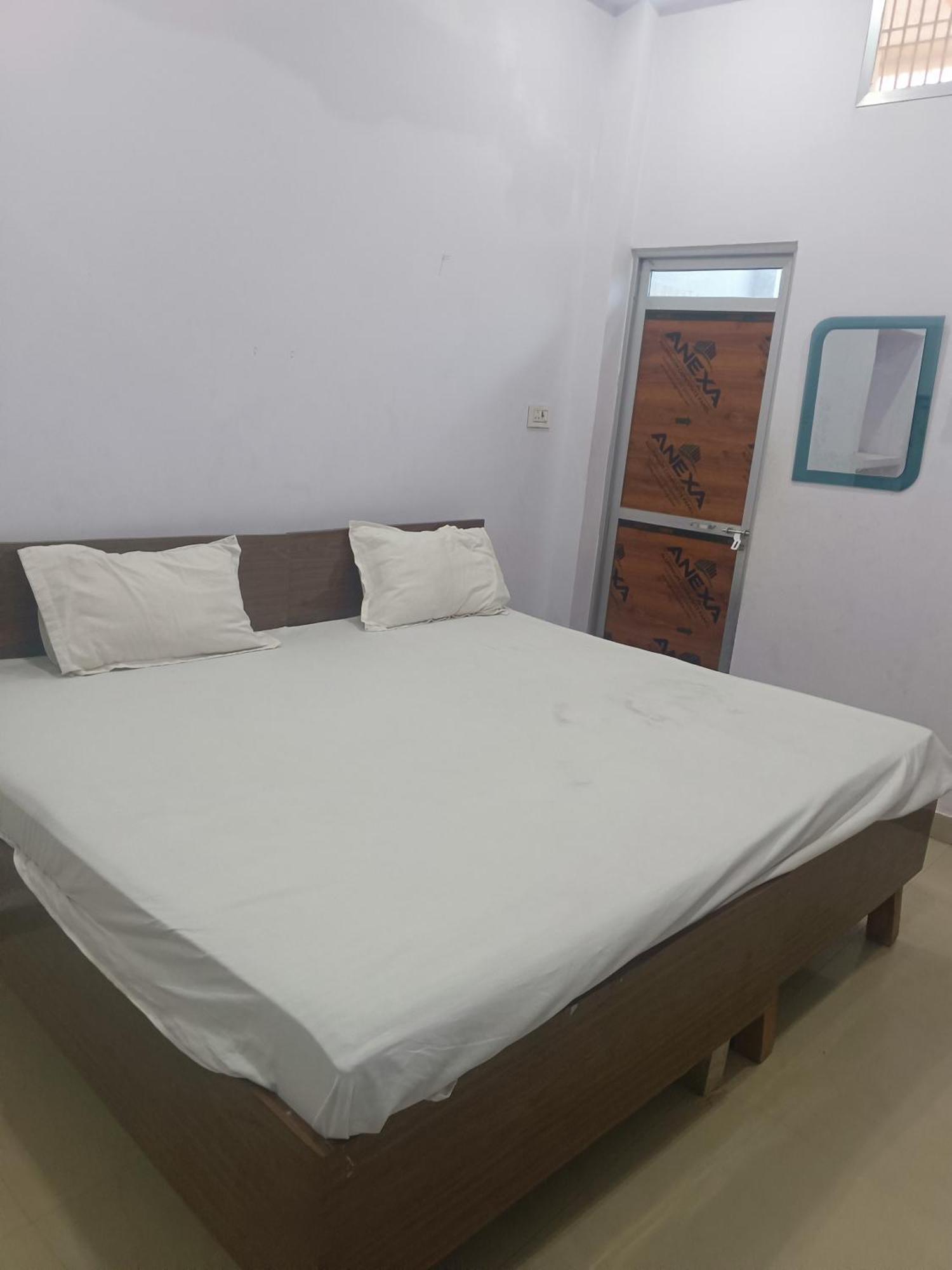 La Ayodhya Residency Ξενοδοχείο Εξωτερικό φωτογραφία