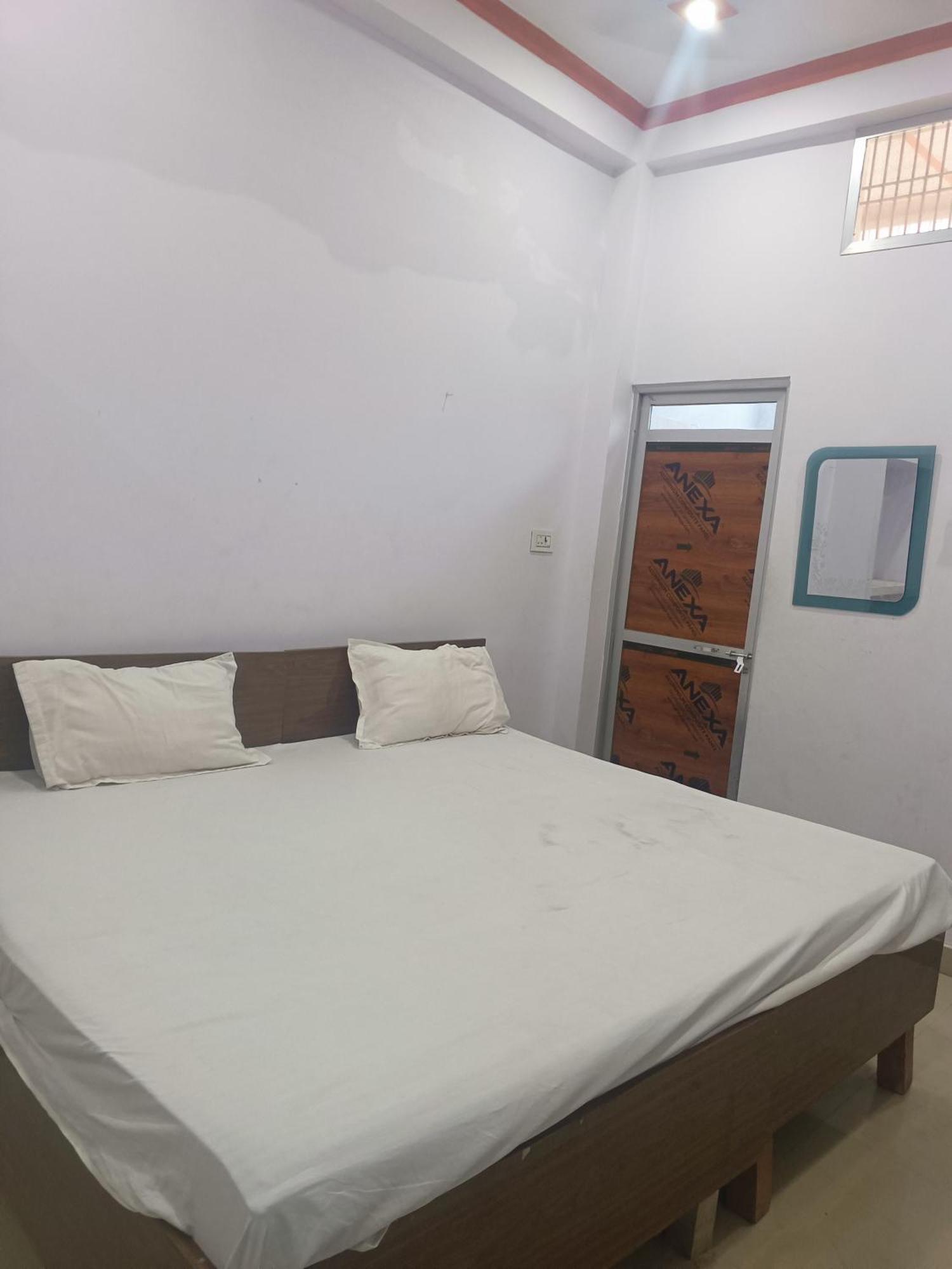 La Ayodhya Residency Ξενοδοχείο Εξωτερικό φωτογραφία