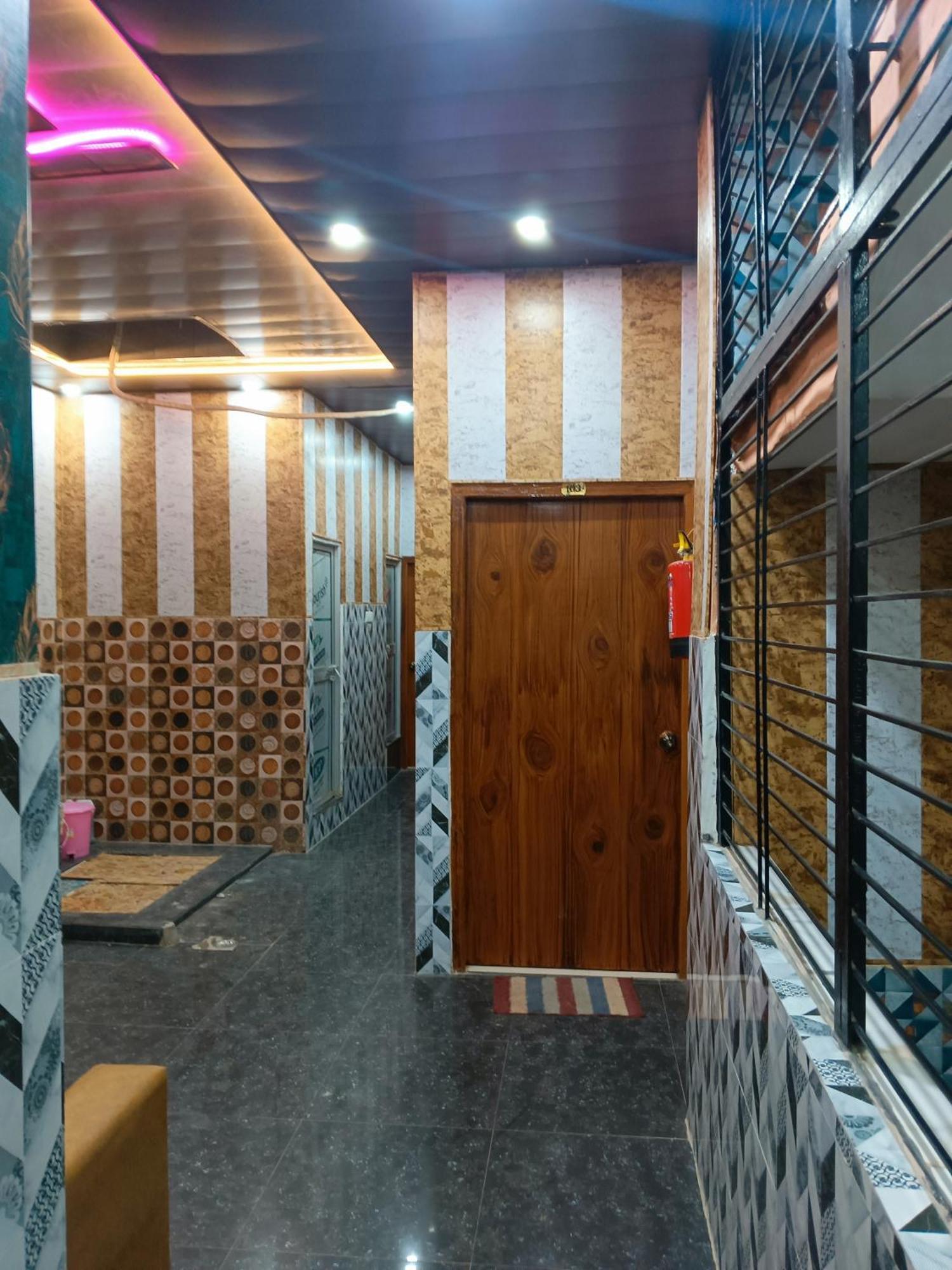 La Ayodhya Residency Ξενοδοχείο Εξωτερικό φωτογραφία