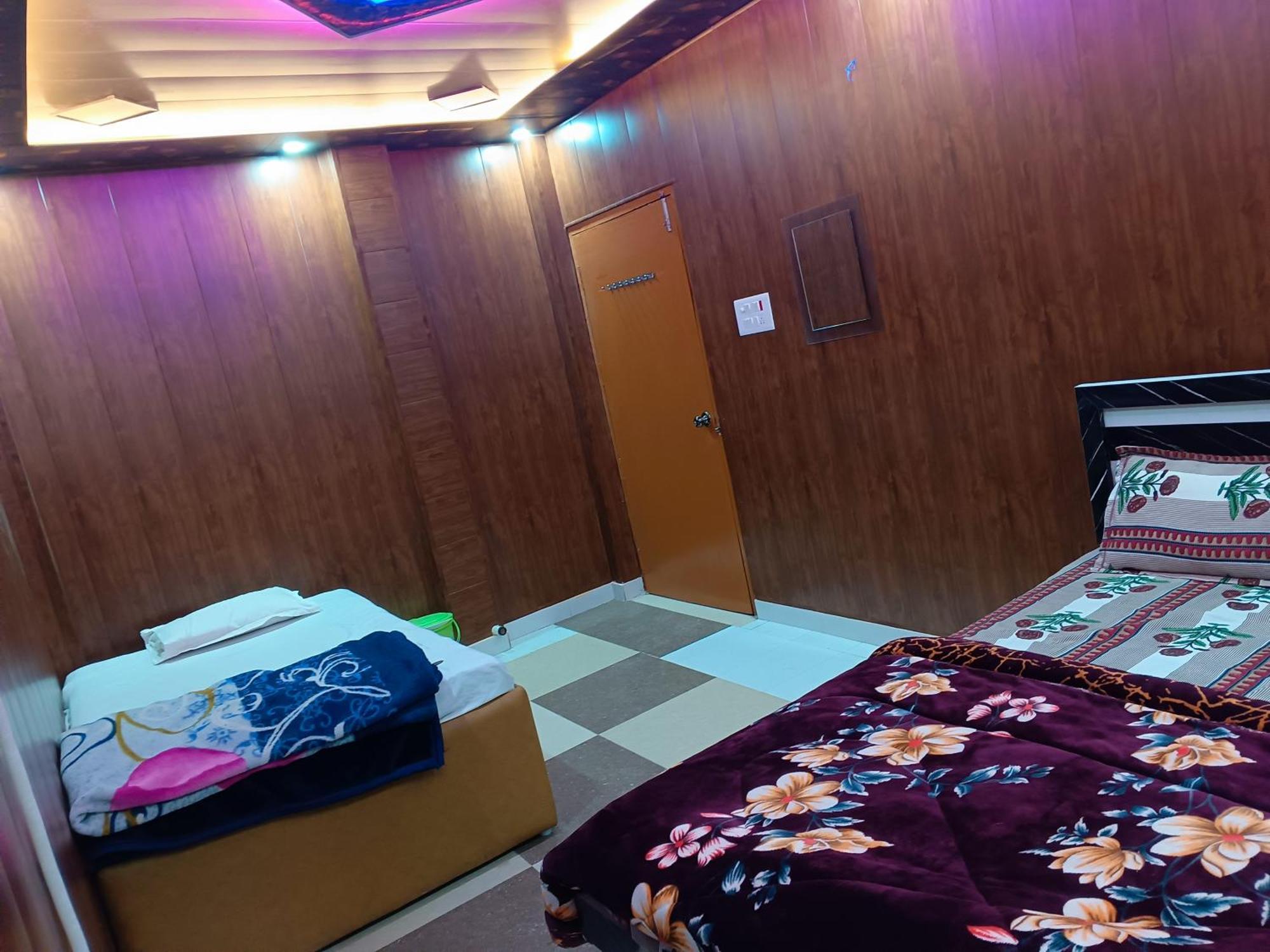 La Ayodhya Residency Ξενοδοχείο Εξωτερικό φωτογραφία